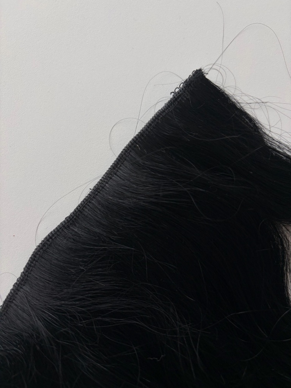 Luxy Hair 20” Jet Black Halo Hair Extensions - Picture 4 of 7
